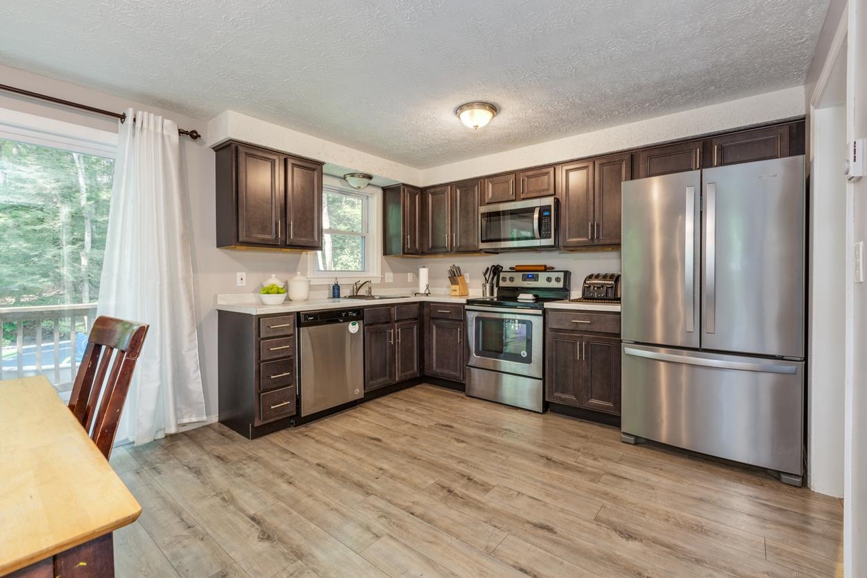 27 Mitchell Street Merrimack, NH 03054 - Photo 11 of 31 Gallery Image 11