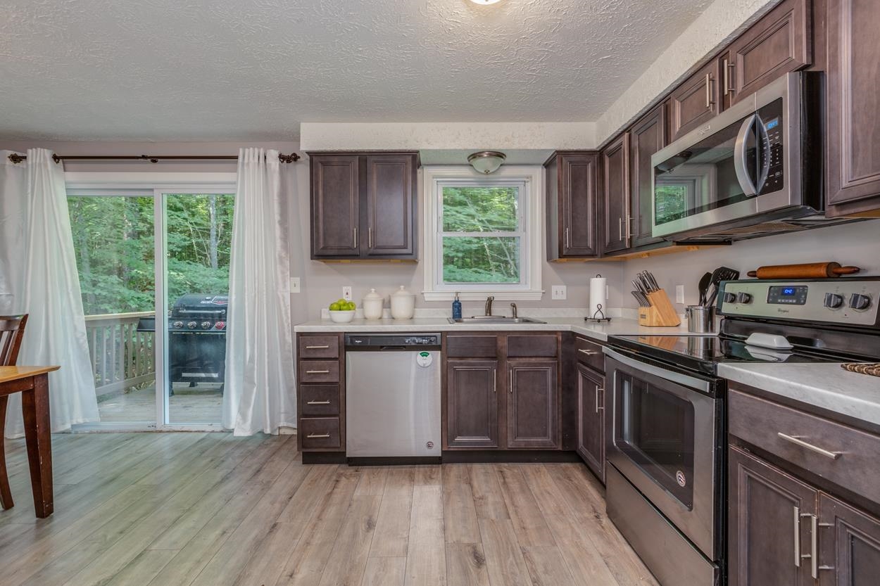 27 Mitchell Street Merrimack, NH 03054 - Photo 12 of 31 Gallery Image 12