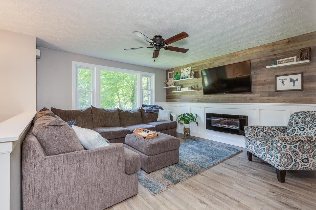 27 Mitchell Street Merrimack, NH 03054 - Photo 5 of 31 Gallery Image 5