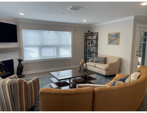 $4,400 | 2075 Lafayette Road, Unit A12, Portsmouth, NH 03801