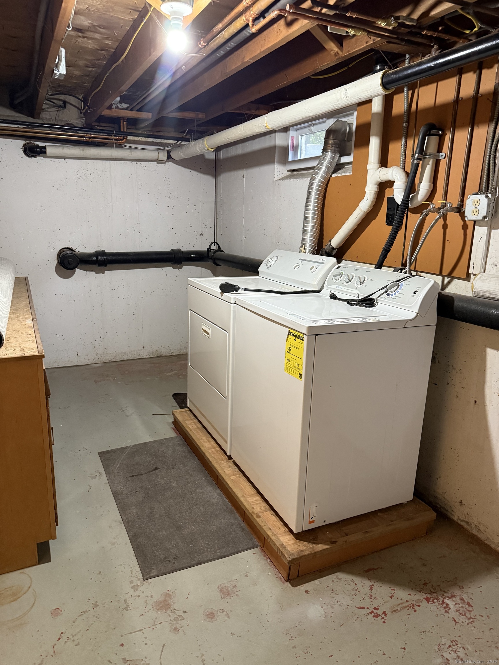240 Centerbrook Road, Unit 240 Hamden, CT 06518 - Photo 26 of 26 a utility room with dryer and washer