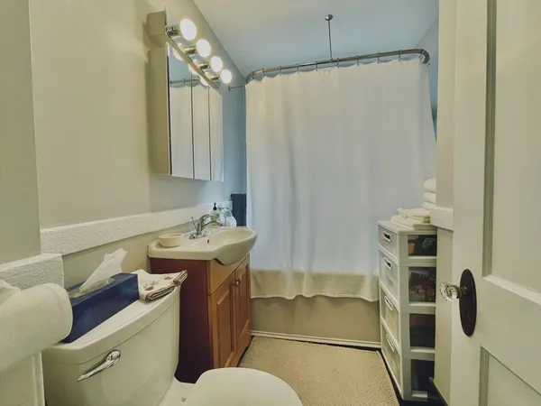$2,800 | 15 Woods Avenue, Unit 15, Somerville, MA 02144