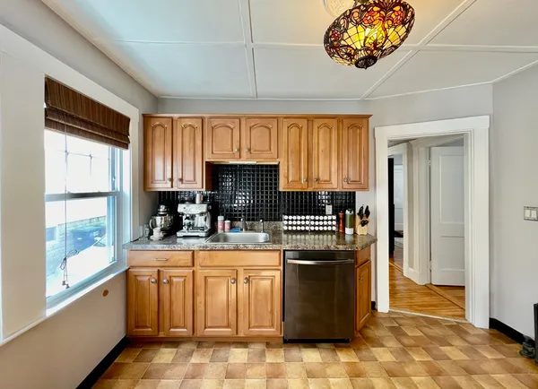 $2,800 | 15 Woods Avenue, Unit 15, Somerville, MA 02144