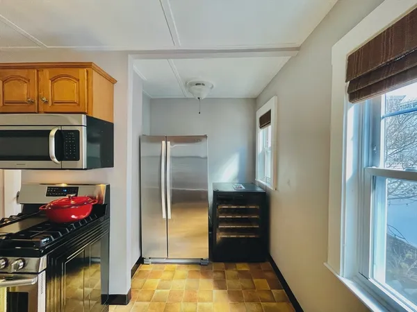 $2,800 | 15 Woods Avenue, Unit 15, Somerville, MA 02144