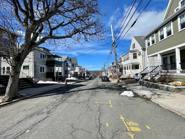 $2,800 | 15 Woods Avenue, Unit 15, Somerville, MA 02144