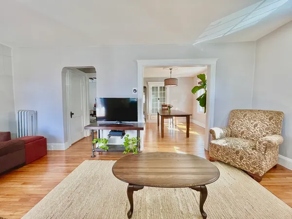 $2,800 | 15 Woods Avenue, Unit 15, Somerville, MA 02144