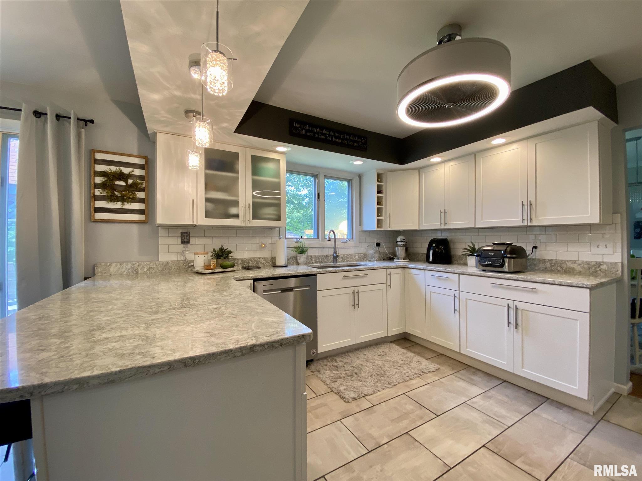 12 Indian Trail Road Macomb, IL 61455 - Photo 10 of 28 Gallery Image 10