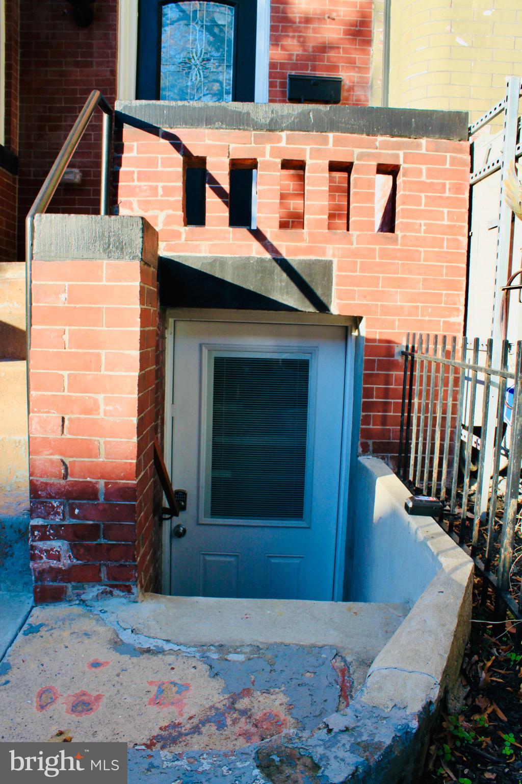 34 Quincy Place Northeast Washington, DC 20002 - Photo 4 of 35