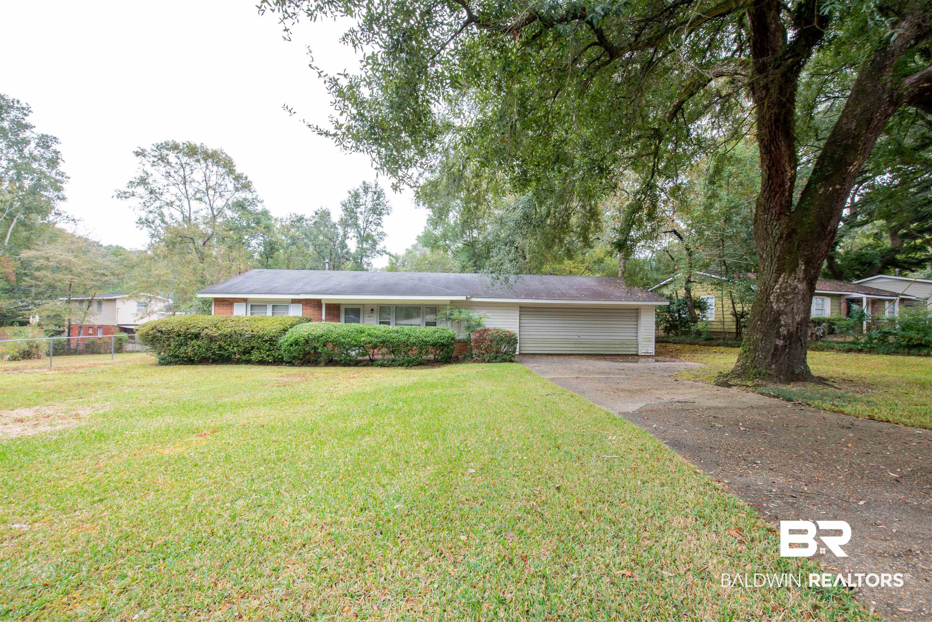 601 East Wesley Drive Mobile, AL 36609 - Photo 2 of 18