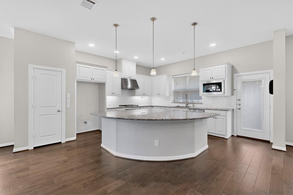5413 Harbour Road Richardson, TX 75082 - Photo 6 of 37