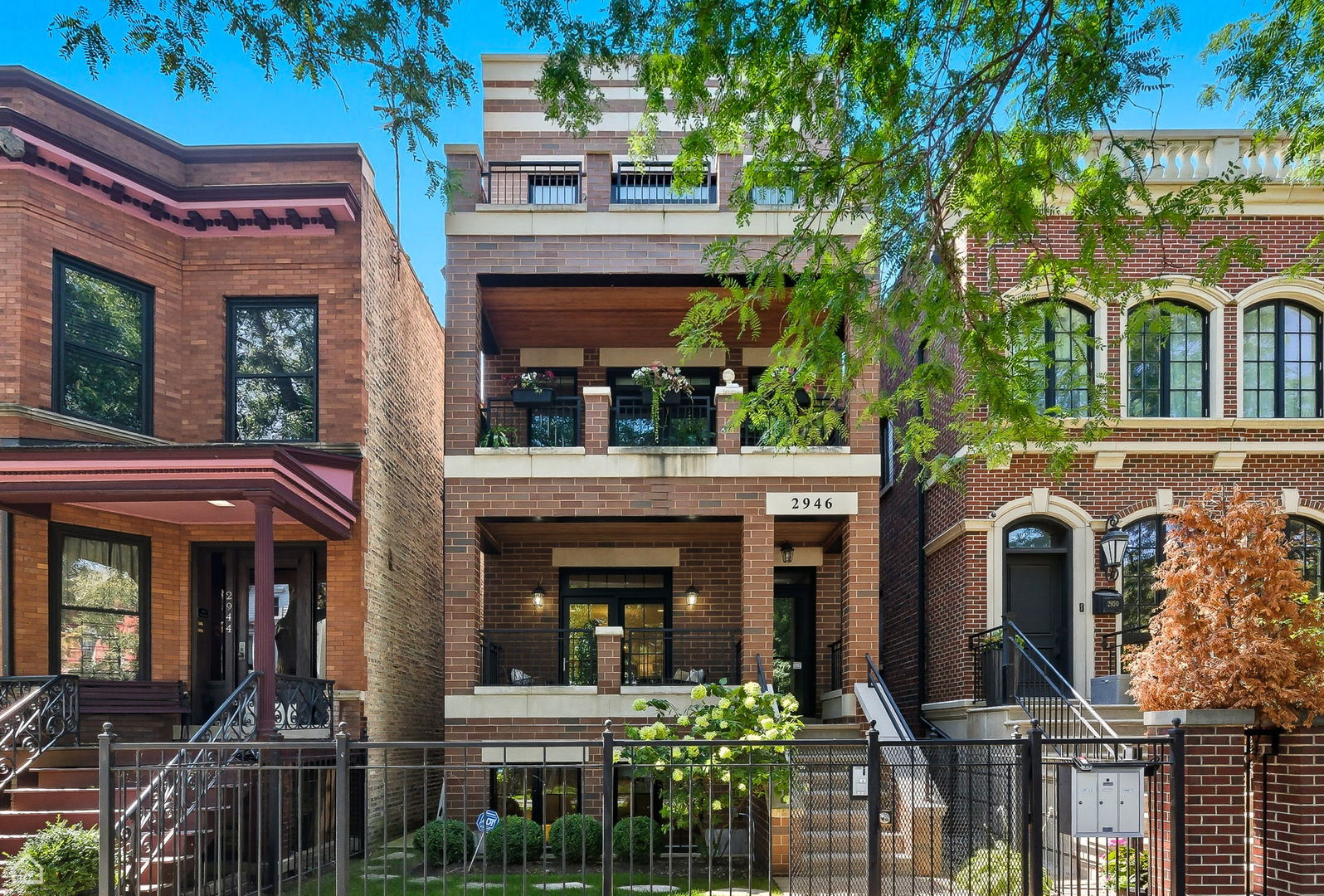 2946 North Racine Avenue, Unit 1 Chicago, IL 60657 - Photo 1 of 39 Gallery Image 1