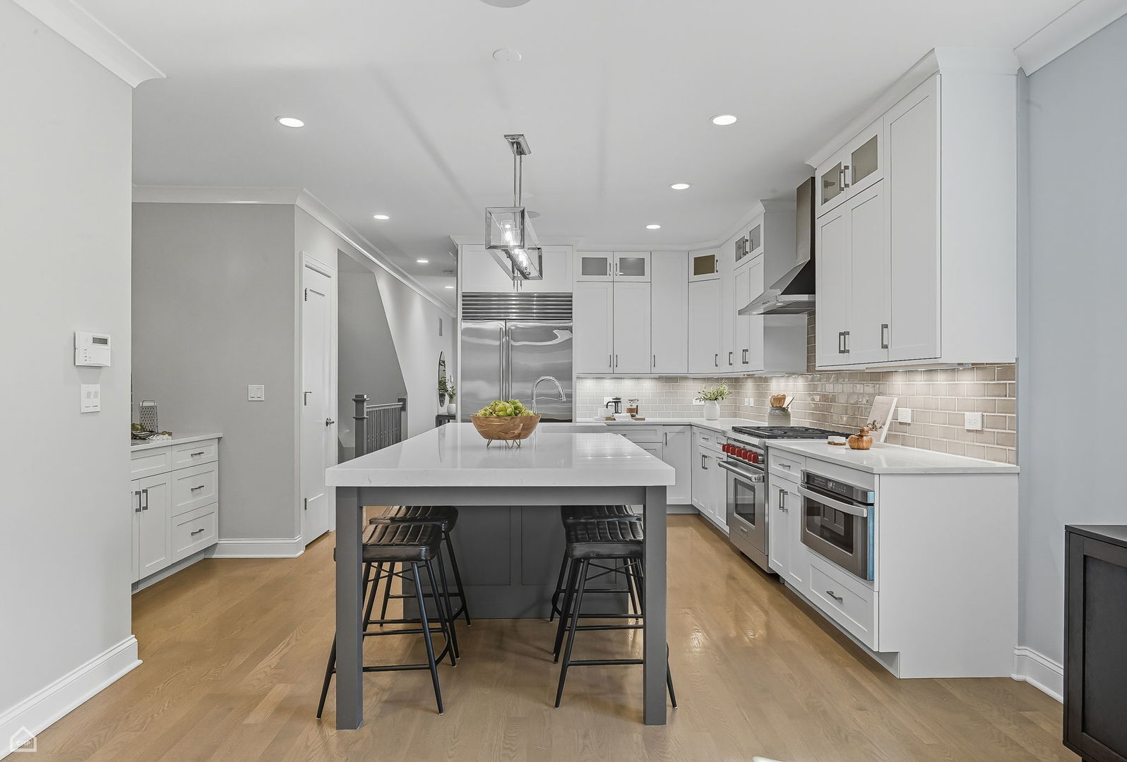 2946 North Racine Avenue, Unit 1 Chicago, IL 60657 - Photo 16 of 39 Gallery Image 16