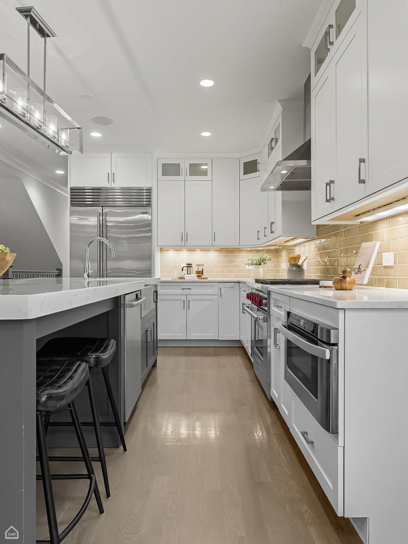2946 North Racine Avenue, Unit 1 Chicago, IL 60657 - Photo 17 of 39 Gallery Image 17