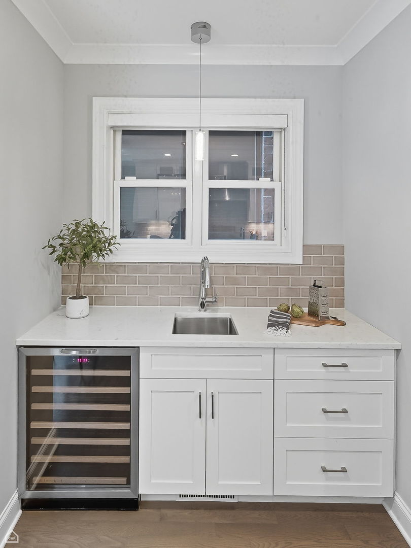 2946 North Racine Avenue, Unit 1 Chicago, IL 60657 - Photo 19 of 39 Gallery Image 19
