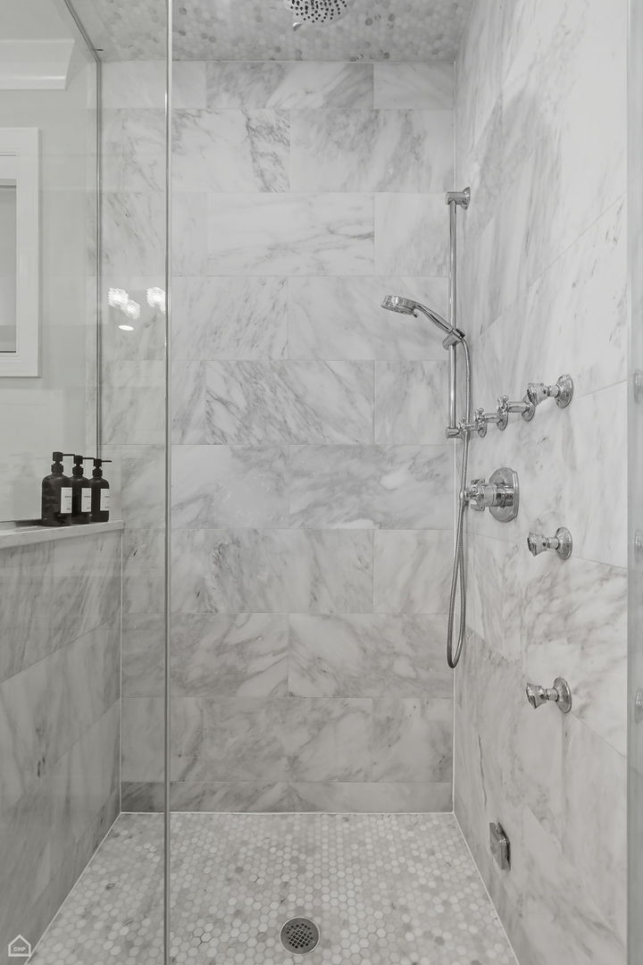 2946 North Racine Avenue, Unit 1 Chicago, IL 60657 - Photo 31 of 39 Gallery Image 31