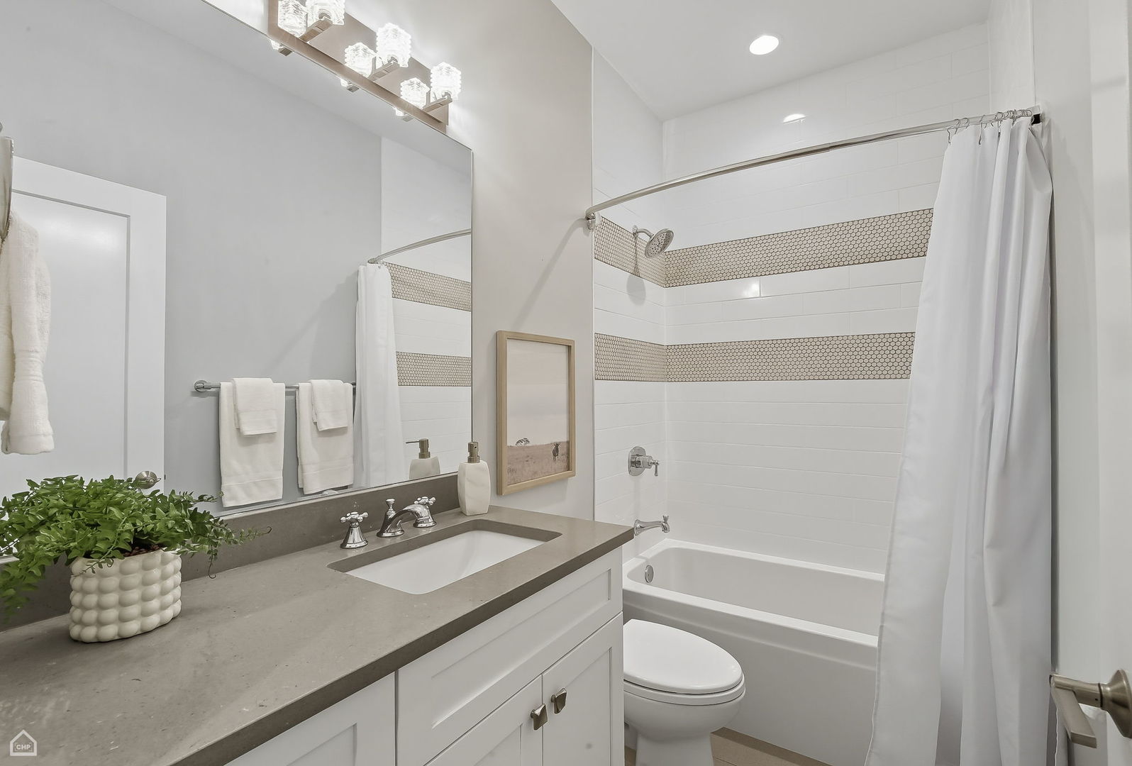 2946 North Racine Avenue, Unit 1 Chicago, IL 60657 - Photo 35 of 39 Gallery Image 35