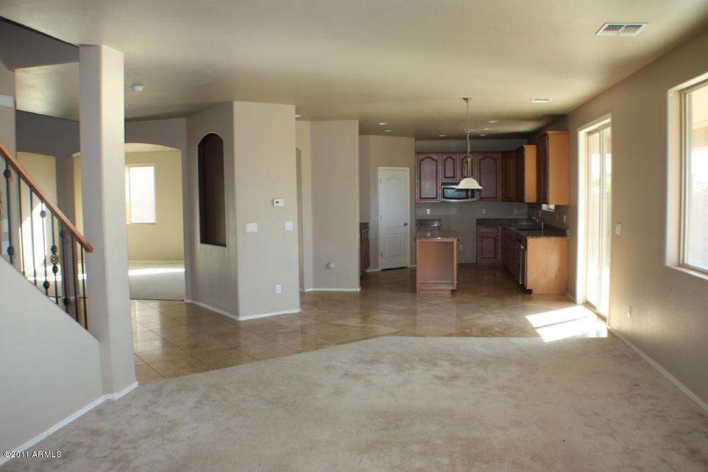 19368 North Lariat Road Maricopa, AZ 85138 - Photo 3 of 8 Family Room