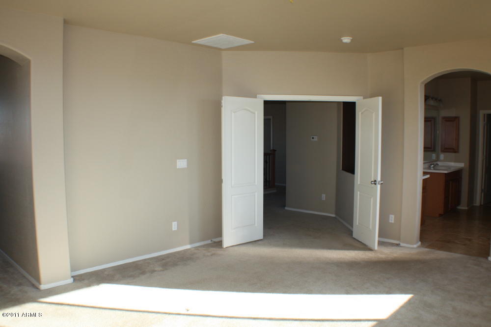 19368 North Lariat Road Maricopa, AZ 85138 - Photo 6 of 8 Master bedroom