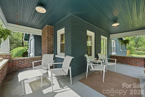 $600,000 | 127 Erkwood Drive, Hendersonville, NC 28739