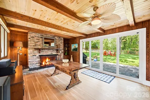 $600,000 | 127 Erkwood Drive, Hendersonville, NC 28739