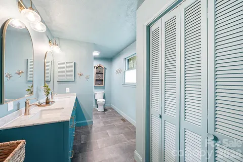 $600,000 | 127 Erkwood Drive, Hendersonville, NC 28739