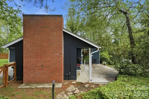 $600,000 | 127 Erkwood Drive, Hendersonville, NC 28739