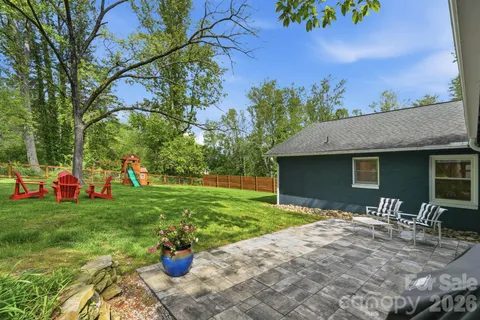 $600,000 | 127 Erkwood Drive, Hendersonville, NC 28739