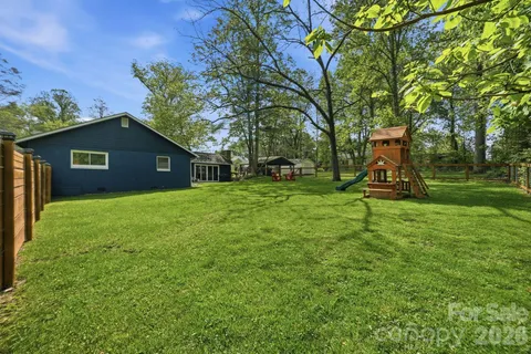 $600,000 | 127 Erkwood Drive, Hendersonville, NC 28739