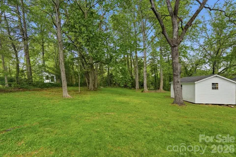 $600,000 | 127 Erkwood Drive, Hendersonville, NC 28739