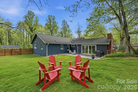 $600,000 | 127 Erkwood Drive, Hendersonville, NC 28739