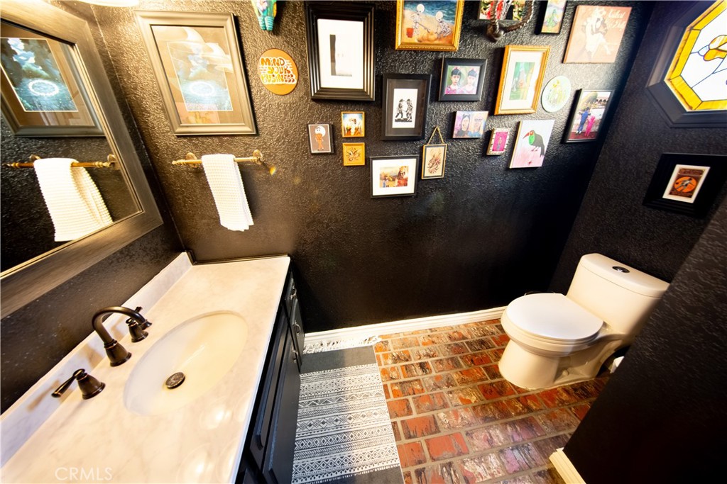 13685 Hidden Valley Road Victorville, CA 92395 - Photo 13 of 38