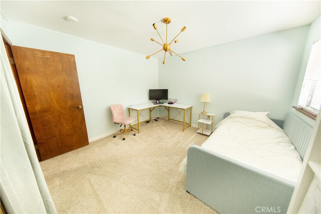 13685 Hidden Valley Road Victorville, CA 92395 - Photo 23 of 38