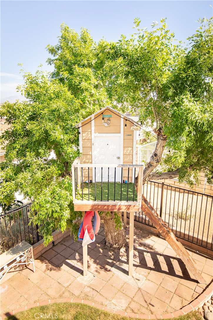 13685 Hidden Valley Road Victorville, CA 92395 - Photo 30 of 38