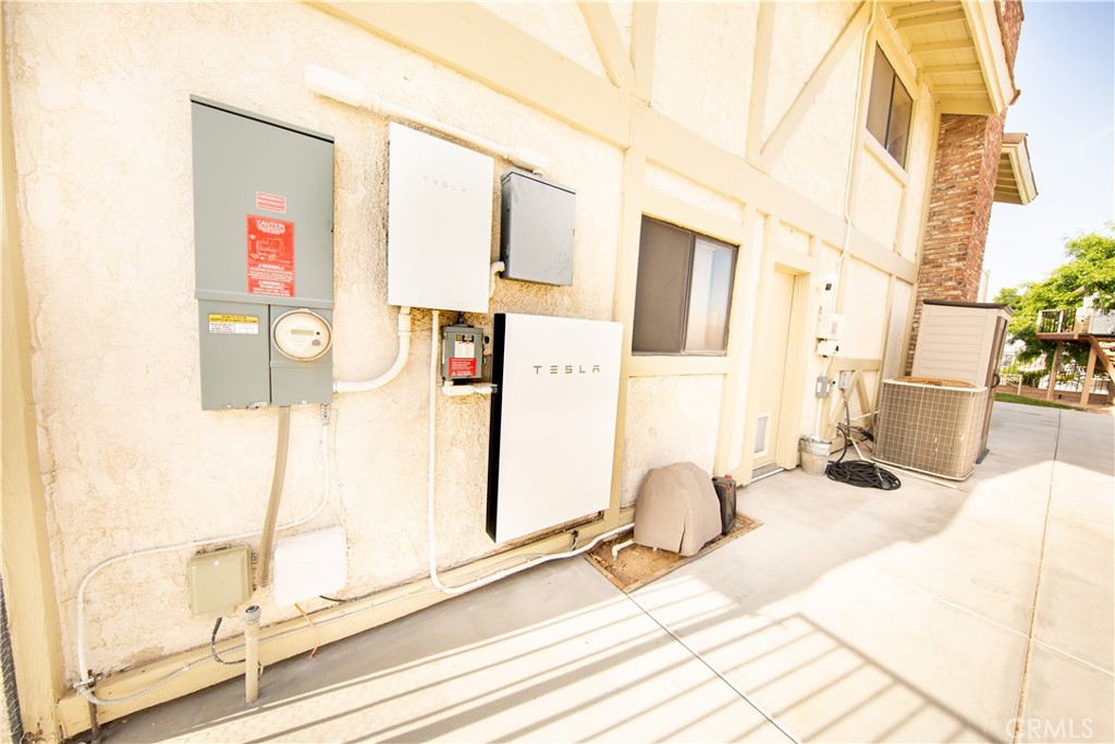 13685 Hidden Valley Road Victorville, CA 92395 - Photo 32 of 38