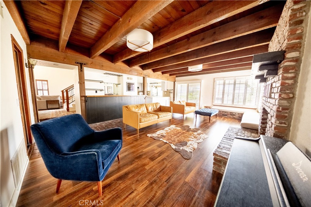 13685 Hidden Valley Road Victorville, CA 92395 - Photo 6 of 38