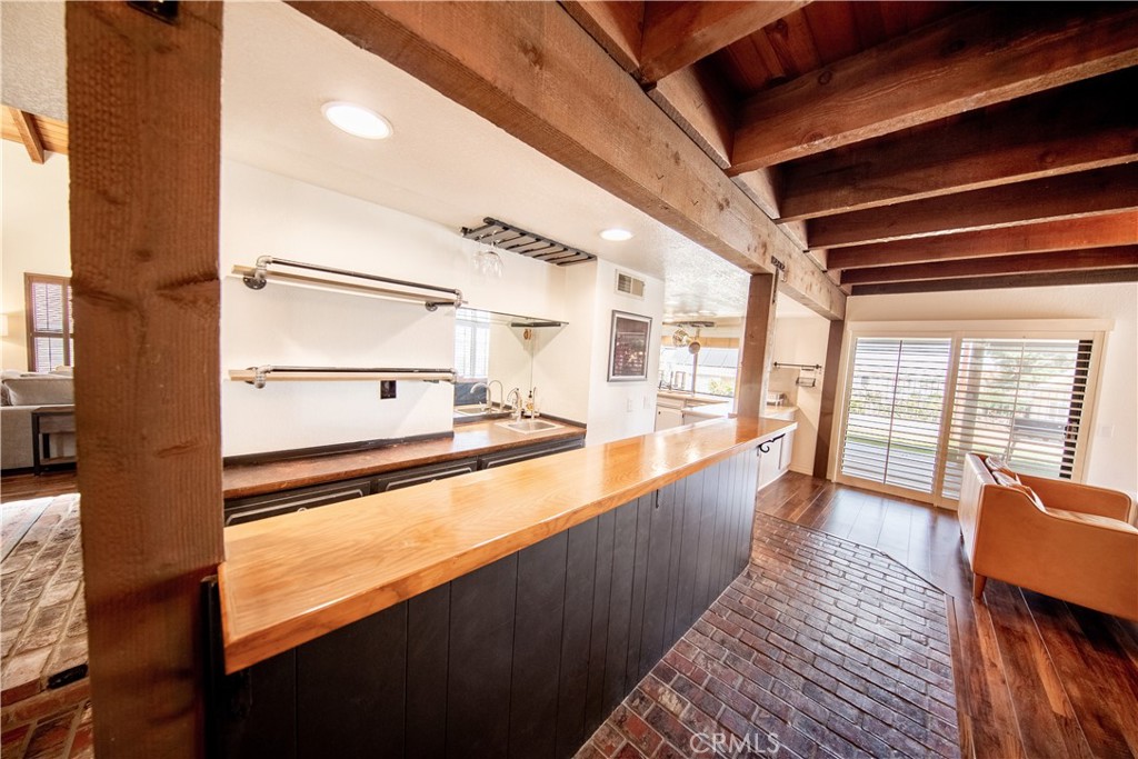 13685 Hidden Valley Road Victorville, CA 92395 - Photo 7 of 38