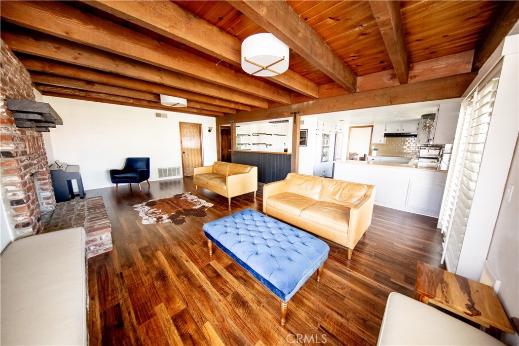 13685 Hidden Valley Road Victorville, CA 92395 - Photo 8 of 38