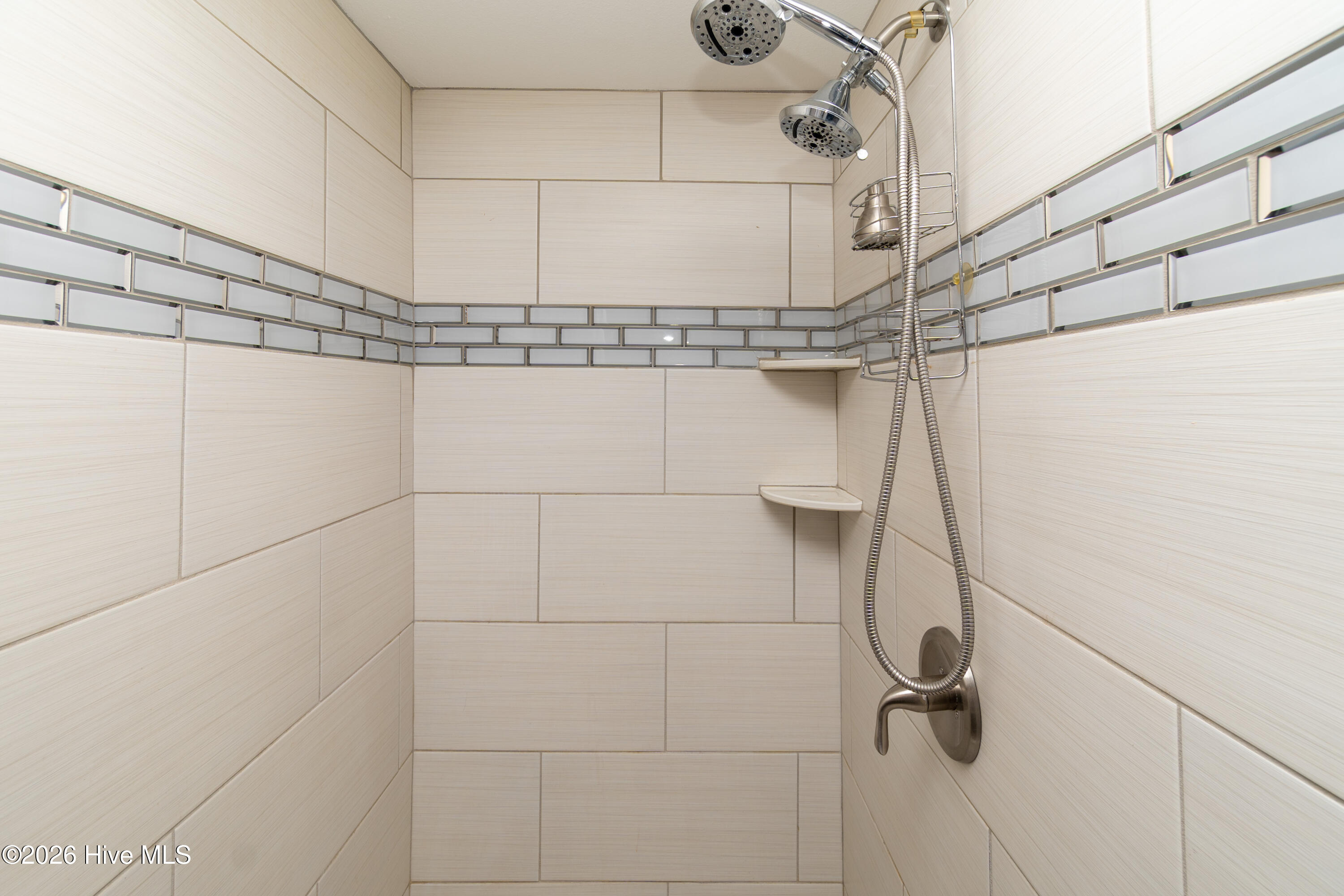 803 Maple Street Elizabeth City, NC 27909 - Photo 34 of 49 Tile shower