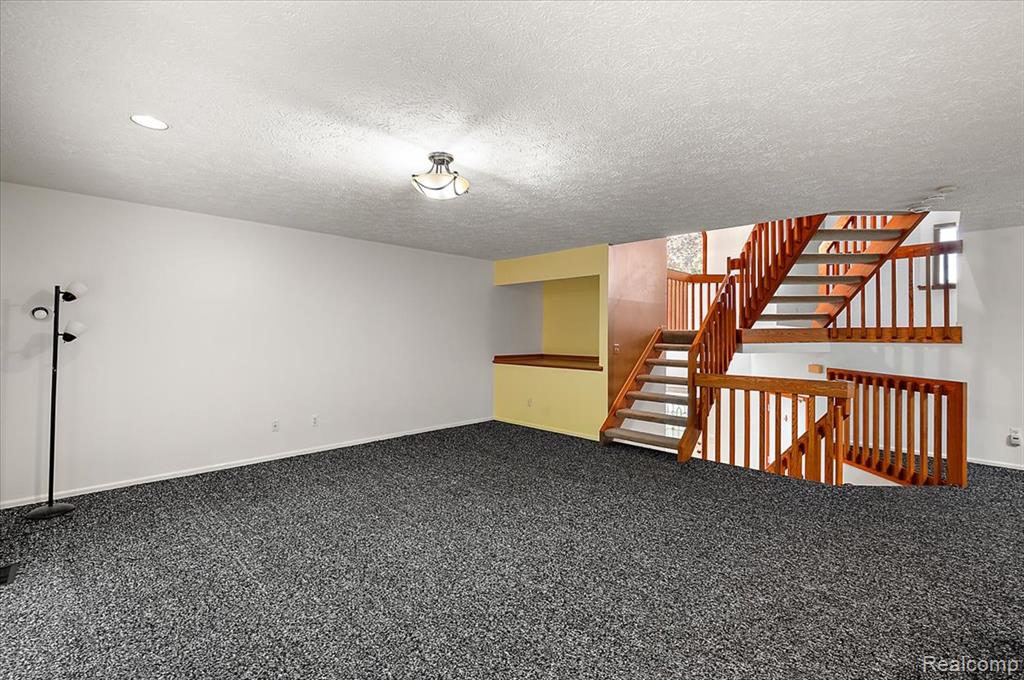 6583 Ridgeview Drive Clarkston, MI 48346 - Photo 22 of 65