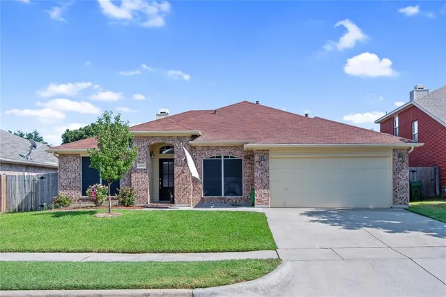 $2,600 | 1020 Bonanza Drive, Arlington, TX 76001