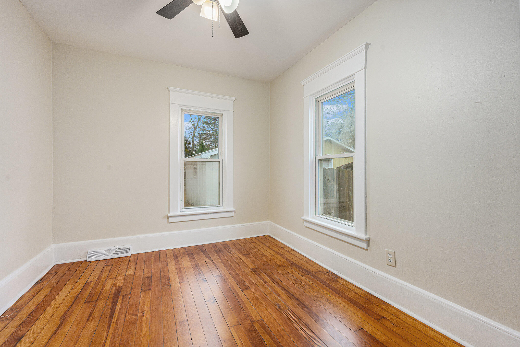 633 South Constantine Street Three Rivers, MI 49093 - Photo 19 of 26 017_dsc_9364_582