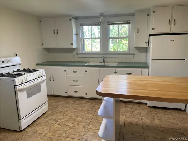 $2,250 | 40 West Garden Street, Rhinebeck, NY 12572