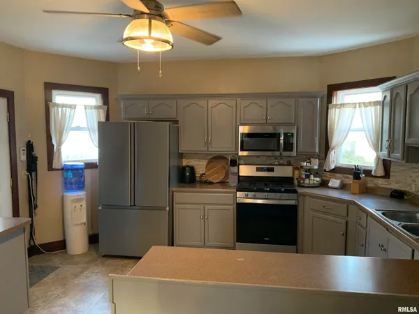 $179,000 | 412 West Broadway, Monmouth, IL 61462