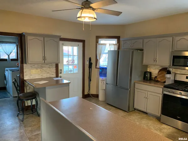 $179,000 | 412 West Broadway, Monmouth, IL 61462