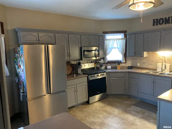 $179,000 | 412 West Broadway, Monmouth, IL 61462