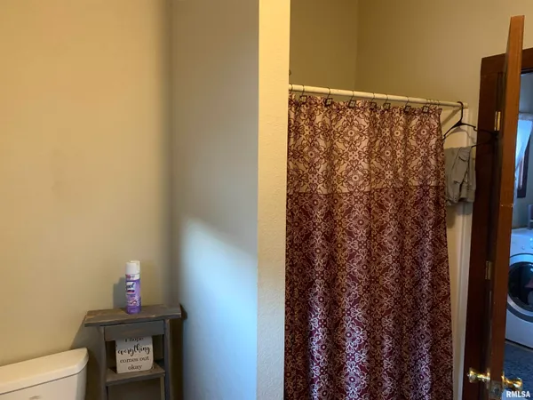 $179,000 | 412 West Broadway, Monmouth, IL 61462