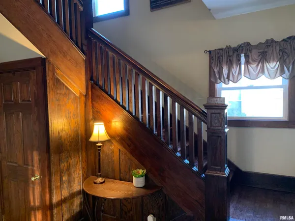 $179,000 | 412 West Broadway, Monmouth, IL 61462