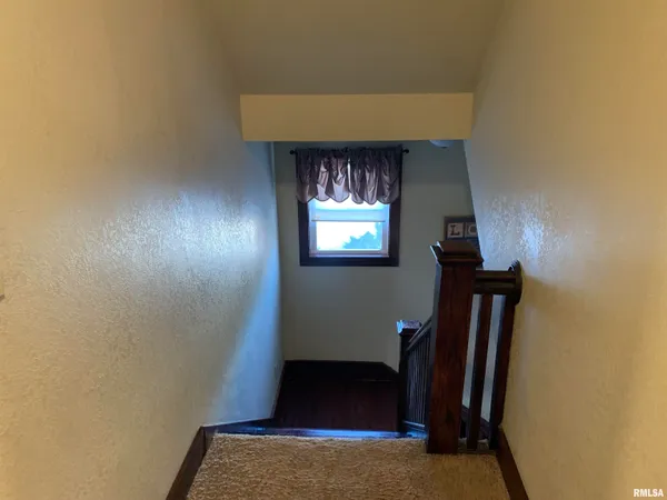 $179,000 | 412 West Broadway, Monmouth, IL 61462