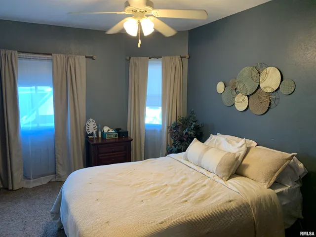 $185,000 | 412 West Broadway, Monmouth, IL 61462