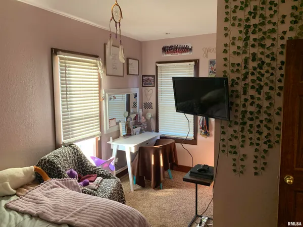 $179,000 | 412 West Broadway, Monmouth, IL 61462